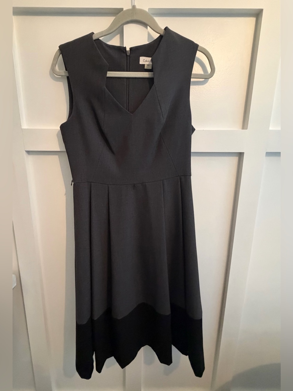 Calvin Klein Dark Charcoal Sleeveless V-Neck Fit-and-Flare Dress- size 4